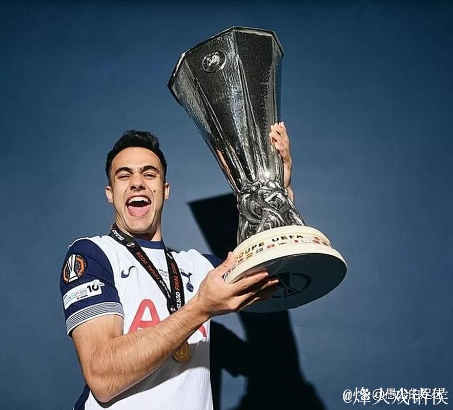 冤家变队友!雷吉隆自由身加盟迈阿密,曾与梅西苏亚雷斯发生口角 冤家变队友!雷吉隆自由身加盟迈阿密,曾与梅西苏亚雷斯发生口角