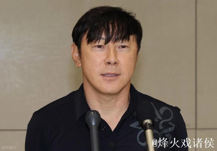 韩前主帅申台龙微笑扇球员耳光被控长期施暴