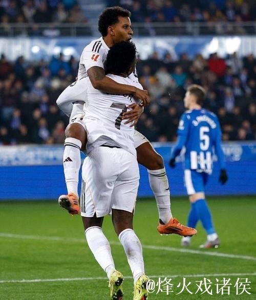 44岁阿隆索挥拳怒吼 终结2连败+暂逃下课厄运 仍遭怒批：场面丑陋