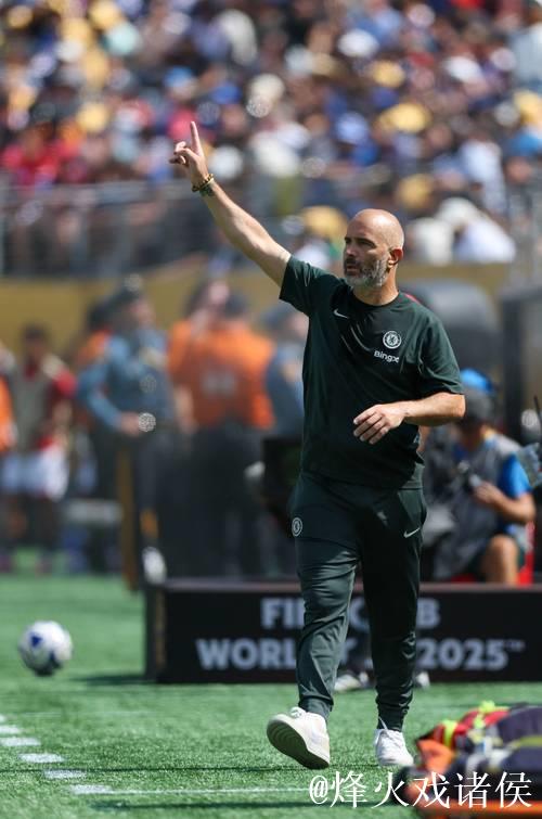 吉鲁:切尔西需要一名纯正的顶级中锋;马雷斯卡目前做得很好 吉鲁:切尔西需要一名纯正的顶级中锋;马雷斯卡目前做得很好